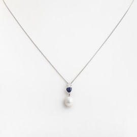 Collier Blue