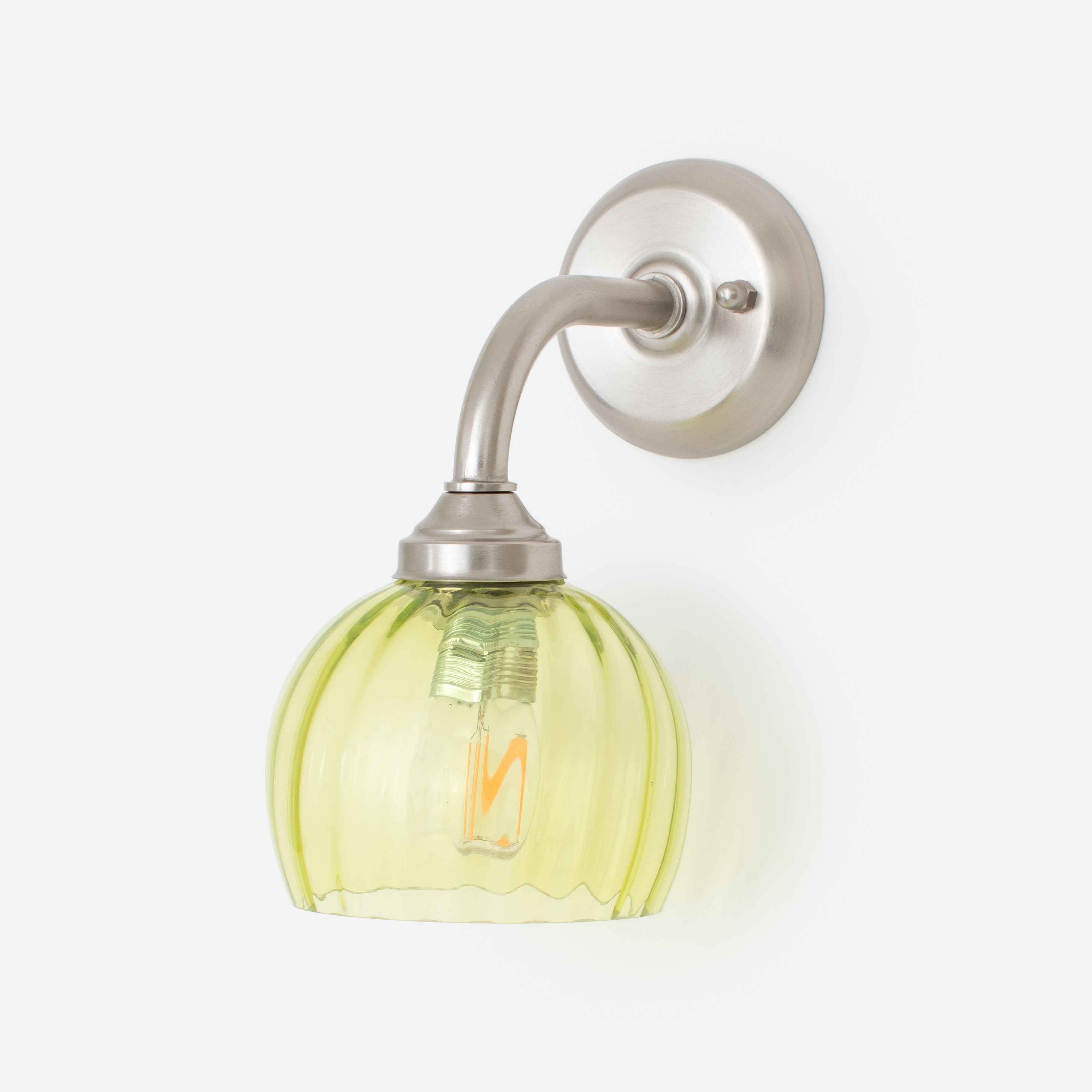 Wandleuchte Calabash Anika Green Small Curve Mattes Nickel
